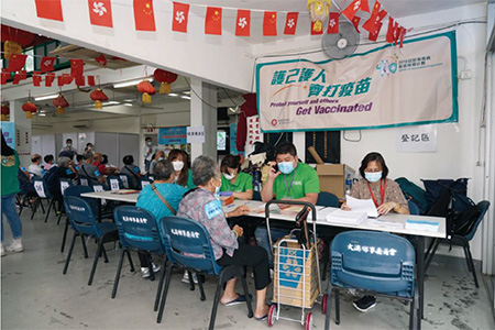 Outreach vaccination team of CSB provided vaccination service to the elderly at Tai O.