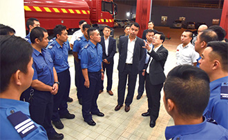 Mr Lee (second right) inspected the Hong Kong-Zhuhai-Macao Bridge Fire Station Cum Ambulance Depot.