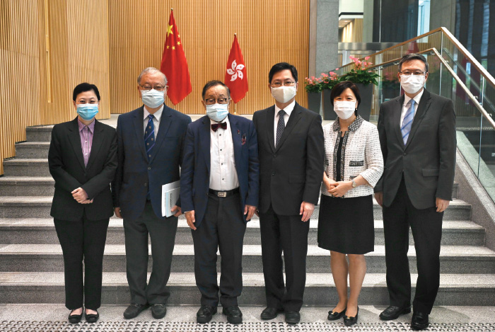 Mr Sit (third right) met with founders of the Greater Bay Area Association of Academicians.