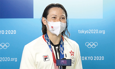 Ms Siobhan Bernadette Haughey, who won the silver medal in the Women’s 100m freestyle swimming event at the TOG, was interviewed by the "Hong Kong Pool" after the competition.