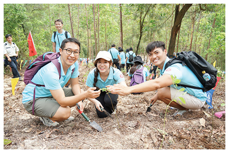 Volunteers joined hands to plant more than 8,000 seedlings.