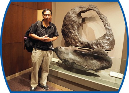 Mr Wong likes to visit museums when travelling.