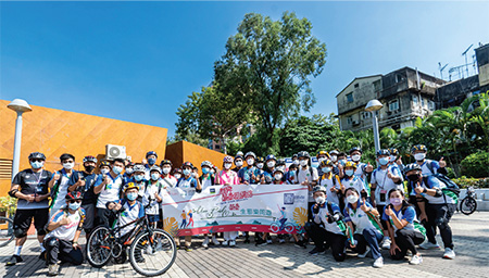To celebrate the 25th Anniversary of the Establishment of the HKSAR, guided cycling eco-tours for students from grass-root families were hosted.