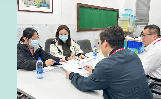 民政處轄下的大廈管理聯絡小組會與區內私人樓宇的法團及物業管理公司保持密切聯繫，處理各項大廈管理事宜。