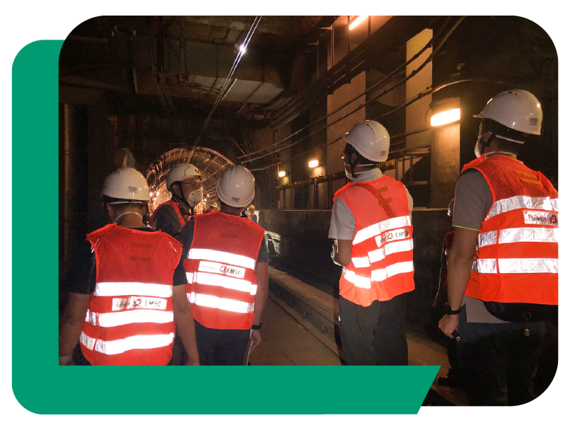 EMSD personnel inspected the construction area in the tunnel.