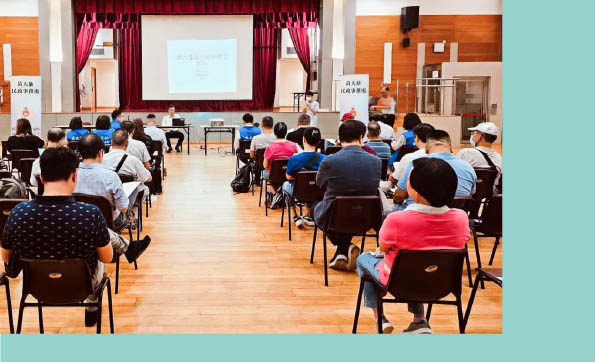 民政處舉辦講座，與私⼈樓宇的法團、物業管理公司及其他持份者分享大廈管理的最新資訊，包括《2024年建築物管理（修訂）條例》的重要規定、預防貪污及防火安全等資訊。
