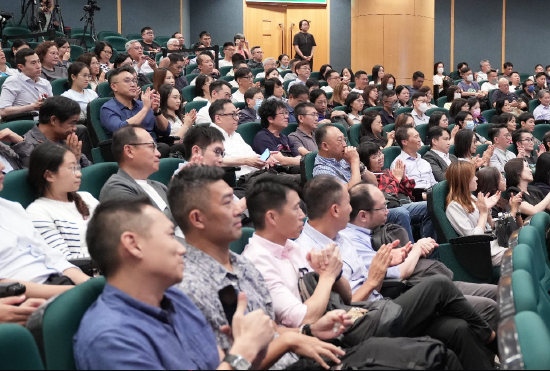 The participants have gained an insight into the significance of history and have become determined to shoulder the mission of passing on the national spirit of self-enhancement from generation to generation.