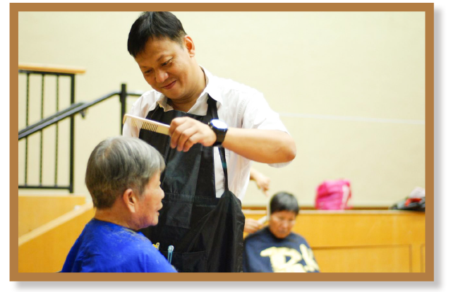Since 2011, Mr Yu has been visiting residential care homes for the elderly and community centres regularly in his spare time to offer free haircuts to the elderly.