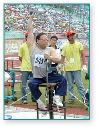 KY在2003年第六屆南京全國殘疾人運動會的推鉛球賽事中勇奪金牌。